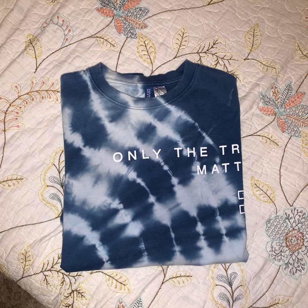 Blue Tye Dyed Crewneck Sweater from H&M. Size M